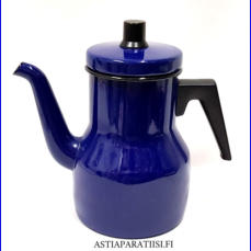KOCKUMS-ARABIA-W�RTSIL�,Kahvipannu Tummansininen,Emaloitu ter�s,1,75 lit,Design:Persson Sigurd,Tuotannossa 1966- luku,Kuntokuvaus k�yt�n j�lki�,Halkaisija n. 10,2 cm,Korkeus n.22,5 cm, 1 kpl,78 � /kpl ( Tuote nro / Item #146N )