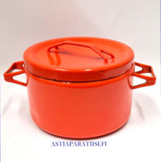 FINEL EMALI,punainen emalikattila,Design:Seppo Mallat,suunniteltu 1973-luvulta,Kuntokuvaus kytn jlki,Korkeus n.10,8 cm, 1 kpl,75 /kpl ( Tuote nro / Item #304N )