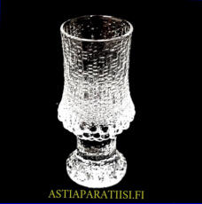 IITTALA, Ultima Thule ryyppylasi,vanhaa tuotantoa,Design:Tapio Wirkkala,Tuotannossa: 1968 ,Korkeus n.9,6 cm, halkaisija n.4,2 cm, 2 kpl,23� /kpl ( Tuote nro / Item #148J )