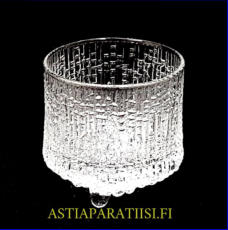 IITTALA,   Ultima Thule lyhyet juomat,Design:Tapio Wirkkala,Tuotannossa: 1968- ,Korkeus n.7 cm, halkaisija n.7 cm, 11 kpl,16� /kpl ( Tuote nro / Item #151J )