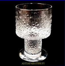IITTALA,Paadar Olutlasi kirkas 40CL, Design: Tapio Wirkkala,Tuotannossa: 1970-1973 luku ,Korkeus n.14 cm, halkaisija n.9,2 cm, 2 kpl,34� /kpl ( Tuote nro / Item #159J )