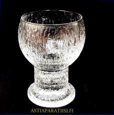 IITTALA,Kekkerit sarja,Punaviinilasi,Design: Timo Sarpaneva,Tuotannossa: 1981- luku ,Korkeus n.13,5 cm, suuaukon halkaisija n.9,3 cm, 10 kpl,45� /kpl ( Tuote nro / Item #161J )