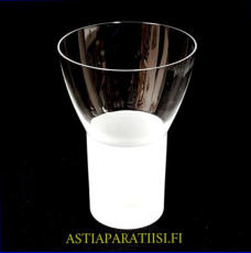 NUUTAJ�RVI / IITTALA,Marius sarja,Cordial / shot glasses ,Design: Markku Salo,Tuotannossa: 1985 ,Korkeus n.12,5 cm, halkaisija n.8,8 cm, 0 kpl, ( Tuote nro / Item #169J )