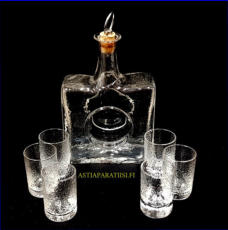 IITTALA, "Mini"Pullo 2529, ja 6  Ryyppylasi, Pullossa signeeraus TW,Design:Tapio Wirkkala ,Tuotannossa: 1966,pullo korkin kanssa,Korkeus n.18 cm, halkaisija n.12 cm,ja lasit Korkeus n.5,5 cm ,halkaisija n.3,8 cm, yht.155�( Tuote nro / Item #177J )