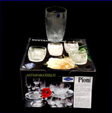 NUUTAJ�RVI / IITTALA,"Pioni "sarja,juomalasi alkuper�ispakkaus,Design: Oiva Toikka,Tuotannossa: 1979- luku ,Korkeus n.10 cm, suuaukon halkaisija n.6,6 cm, 4 kpl,110 � yht.( Tuote nro / Item #317J )