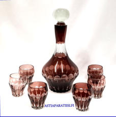 Tummanvioletti karahvi ja 6 lasi Karahvin korkeus ilman korkkia n. 21 cm, lasien korkeus n.6,5 cm,0kpl,( Tuote nro / Item #340J )