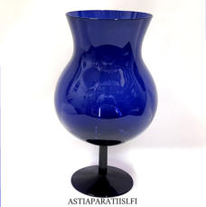 NUUTAJRVI,Jttilisaromilasi 3403,tumma violetti vri Design:Saara Hopea,Suunniteltu:1957,Korkeus n.24 cm , Halkaisija n.11 cm,1 kpl,122 /kpl,( Tuote nro / Item #373J )