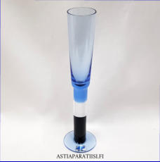 NUUTAJ�RVI ,Pro Arte -kuohuviinilasi Lampi  signeerattu,Design:Kerttu Nurminen,Suunniteltu:1993,Korkeus n.24,5 cm , Halkaisija n.4,2 cm,0 kpl,( Tuote nro / Item #377J )