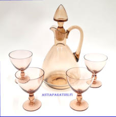 OY KUMELA,karahvi ja lasit,Design:Ilmari Kumela, Oy Kumela. 1940-1950-luku.,Karahvin korkeus n. 23,5 cm,LASIT, korkeus n. 9 cm,Halkaisija n.6,6 cm, yht.145�,,( Tuote nro / Item #596J )