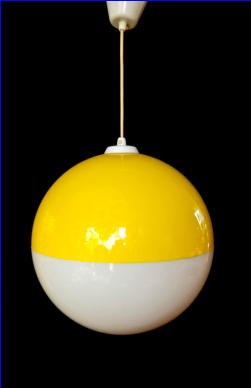 KATTOVALAISIN,vintage muovia 1:lla lampulla 1960-70-luvun Mitat: halk. n. 40 cm,kruunun korkeus n. 40 cm ( Tuote nro / Item #107KV )