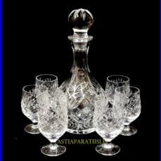 Kristallikarahvi ja 6 kpl Kristalli lasia,Karahvin Korkeus,n. 22cm,halkaisija,n. 10,5 cm,ja laiset Korkeus,n. 8cm,halkaisija,n. 4,5 cm,185, ( Tuote nro / Item #114KR )