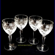 Kristallinen viinilasi, Korkeus,n. 15,5 cm,halkaisija,n. 7 cm, 4 kpl, 20/kpl ( Tuote nro / Item #146KR )