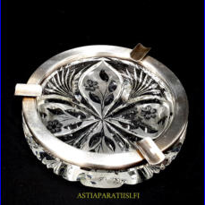 RIIHIMEN LASI,tuhkakuppi,Design:Aimo Okkolin,Hopeareunus, hiottu kristalli,kaiverrus ,1950-60-luku,Korkeus,n.4,5cm, halkaisija,n. 14,2 cm,0kpl, ( Tuote nro / Item #153KR )