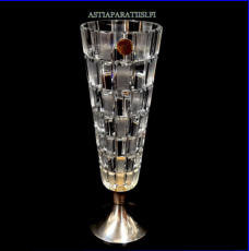 Kristallivaasi Tsekkoslovakia Bohemia, ksin hiottu kristalli,  hopeajalka,jossa kaiverrus, Korkeus,n.29 cm,halkaisija,n. 9,5 cm,1kpl,165/kpl ( Tuote nro / Item #168KR )