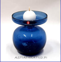 IITTALA, kynttilänjalka sininen,Design:Erkki Vesanto,Valmistettu 1965-1970-luvulta,mitat Korkeus,n.9 cm, halkaisija n. 8 cm, 2 kpl,35€/kpl( Tuote nro / Item #108C )