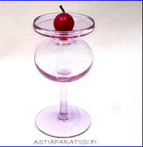 IITTALA, jalallinen kynttilnjalka vaalea lila,Design:Erkki Vesanto,Valmistettu 1960-1970-luvulta,mitat Korkeus,n.17 cm, halkaisija n. 8,9 cm, 0 kpl( Tuote nro / Item #106C )
