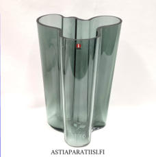 IITTALA, "Savoy"  harmaa väri  maljakko ,Design:Alvar Aalto.Merkitty Alvar Aalto Iittala,Korkeus 25,1 cm, halkaisija n. 17cm 0kpl,( Tuote nro / Item #108MA )