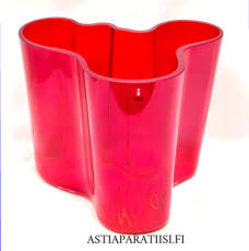 IITTALA, "Savoy" Punainen maljakko,Design:Alvar Aalto,Merkitty Alvar Aalto Iittala.Korkeus 16 cm, halkaisija n. 20 cm 0 kpl,( Tuote nro / Item #100MA )