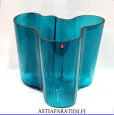 IITTALA, "Savoy"  Turkoosi väri  maljakko ,Design:Alvar Aalto.Merkitty Alvar Aalto Iittala,Korkeus 16 cm, halkaisija n. 20 cm 1kpl,340€ /kpl ( Tuote nro / Item #105MA )