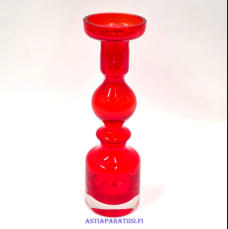 RIIHIM�EN LASI,Pompadour maljakko 1945,rubiininpunainen.,Design:Nanny Still,Valmistettu 1968-1973-luku,Korkeus n.22 cm, halkaisija n.6,5 cm,1 kpl,158� /kpl ( Tuote nro / Item #367MA )