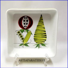 ARABIA Vegeta  tarjoiluastia neliskulmainen, vihannes, k�sinmaalattu,k�yt�n j�lki�,Design:Esteri Tomula,Valmistettu 1961-69,Korkeus n. 4 cm, leveys n. 13,5 cm x 13,5 cm,1kpl,65�/kpl ( Tuote nro 131R )
