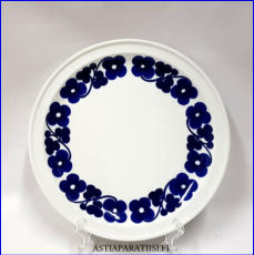 ARABIA,Aamu sininen ruokalautanen,Design:Esteri Tomula,Eritt�in v�h�isi� k�yt�nj�lki�,Valmistettu 1971-73, leveys n. 23,5 cm,0 kpl,( Tuote nro 138R )