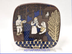 ARABIA, Vuosilautanen 1992,Design:Raija Uosikkinen,halkaisija .n. 20,5 cm X20,5 cm, 1kpl. 48�/kpl,( Tuote nro 119AM )