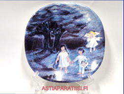 ARABIA, koristelautanen  Anna meille enkeleit�,Design:Riittatuulikki Hirvonen,Mitat Korkeus n. 12 cm, leveys n. 12 cm,1kpl.45�/kpl,( Tuote nro 171AM )