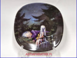 ARABIA, Syd�nyst�v� koristelautanen Keiju, N:O 7,Design:Sussi Anna �berg,1990-luku,Mitat Korkeus n. 12 cm, leveys n. 12 cm,1kpl.45�/kpl,( Tuote nro 177AM )