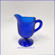 NUUTAJ�RVEN LASI,kermakko koboltinsininen.  korkeus:n.12 cm, Halkaisija:n.6 cm, 1kpl,24�/kpl, ( Tuote nro / Item #124S )