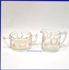 RIIHIM�EN LASI,Lyyra kermakko ja sokerikko, Kermakko korkeus:n.7,5 cm, Halkaisija n.6,3 cm,Sokerikon korkeus:n.5,5 cm, Halkaisija:n.8,3 cm, pari,90� ( Tuote nro / Item #118S )