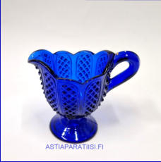 NUUTAJ�RVI,Koboltinsininen kermakko korkeus:n.7,7 cm, Halkaisija:n.5,5 cm, 1kpl,15�/kpl, ( Tuote nro / Item #129S )