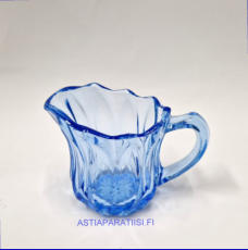 KARHULAN LASI, sininen kermakko korkeus:n.7,7 cm, Halkaisija:n.6,3 cm, 1kpl,15�/kpl, ( Tuote nro / Item #131S )