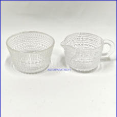 NUUTAJ�RVI  Kastehelmi kermakko ja sokerikko,Design:Oiva Toikka,1980-luku,Kermakko korkeus:n.5,5 cm, Halkaisija n.7 cm,Sokerikon korkeus:n.5,2 cm, Halkaisija:n.8,5 cm, pari,45� ( Tuote nro / Item #167S )