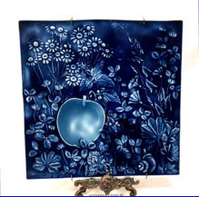 ARABIA,Taidekeramiikka Reliefi Seinätaulu,Sininen lasite,Design:Gunvor Olin-Grönqvist,signeerattu,mitat  korkeus n.35 cm Halkiasija n.35 cm 489€ ( Tuote nro / Item #107F )